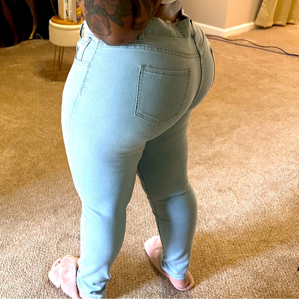 Hi rise, curvy stacked skinny jeans